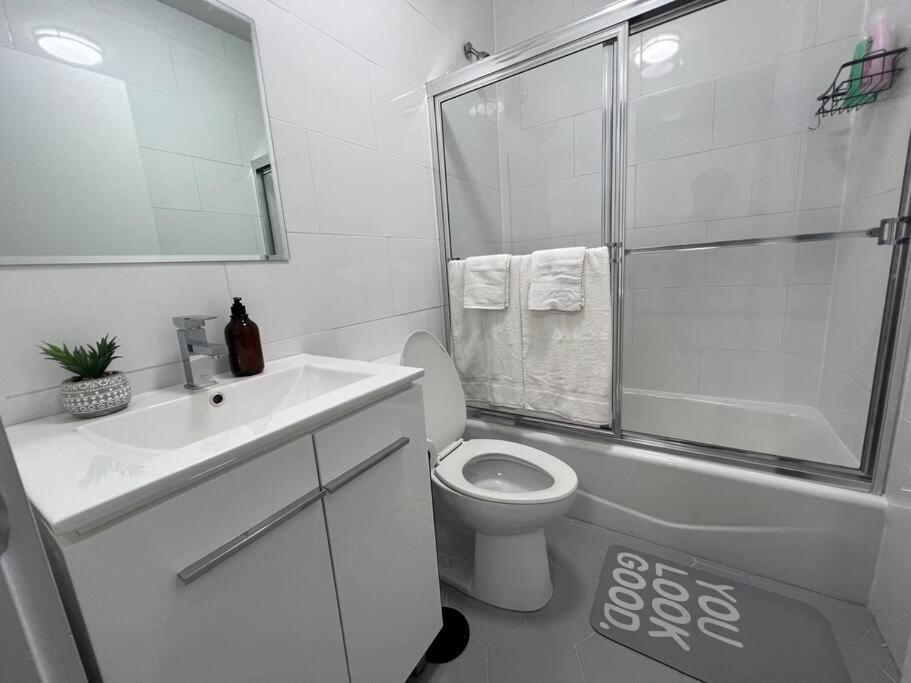 Modern 2 Bedroom Apt W Pool Table In Heart Of Bklyn Apartamento *